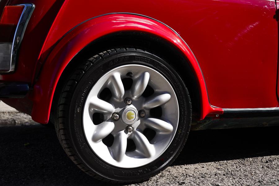 Детали экстерьера Mini Classic Electric 2018 года  (фото 21 из 26)